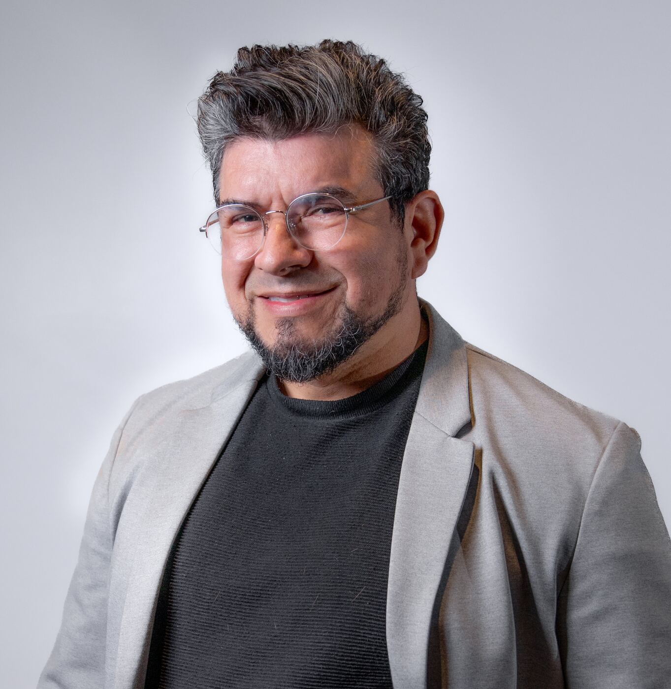 Alan Severo — Peluquero · Químico · Farmacéutico